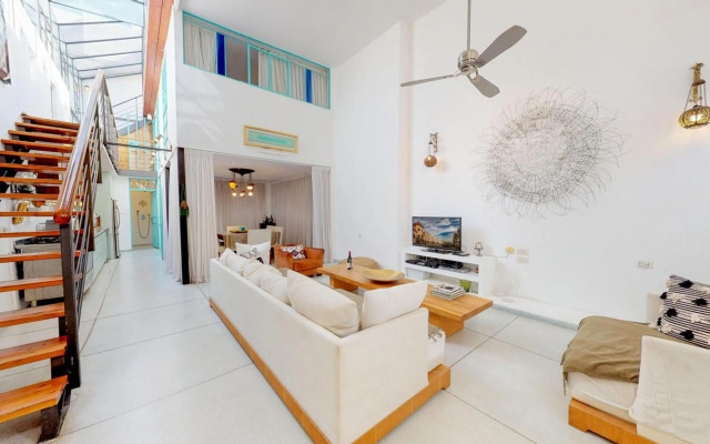 Roman Atmosphere by HolyGuest