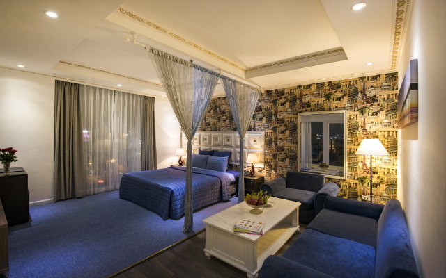Golden Crown Hotel Saigon