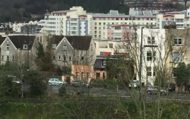 Avon Side Guest House