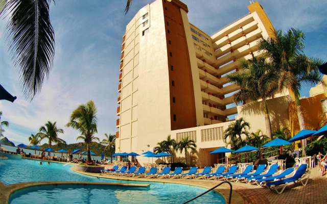 Las Flores Beach Resort