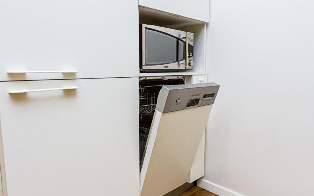 Majestic 1BD Old Town Apartment by Hostlovers
