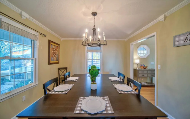 Sunset View 3 BDR Close to Downtown!