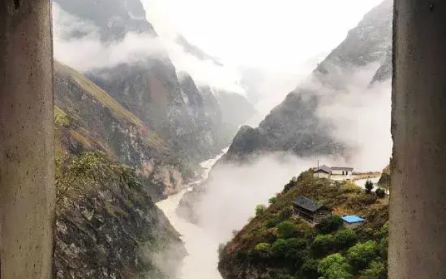 Tiger Leaping Gorge Camp Shangri-La