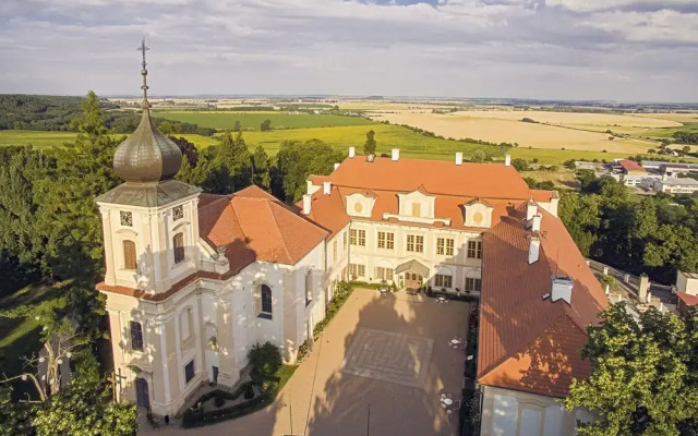 Chateau Loucen Garden Retreat