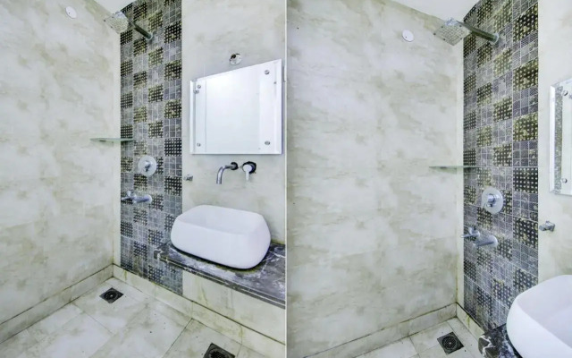 OYO Flagship 80529 Sg Hotel