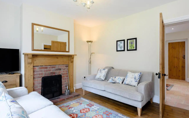 Sea Holly Cottage-UK11931