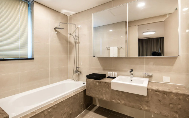 Golden Tulip Incheon Airport Hotel & Suites