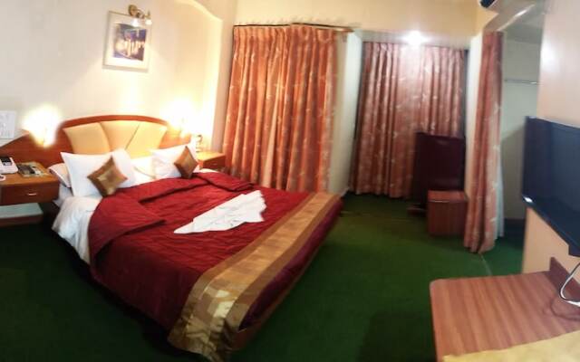 Hotel Radhika Palace