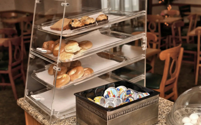 Lancaster Inn and Suites