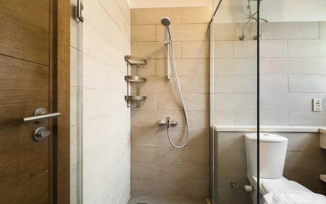 Xuru Stays I The 2bdr Warmhearted Waterside Apt