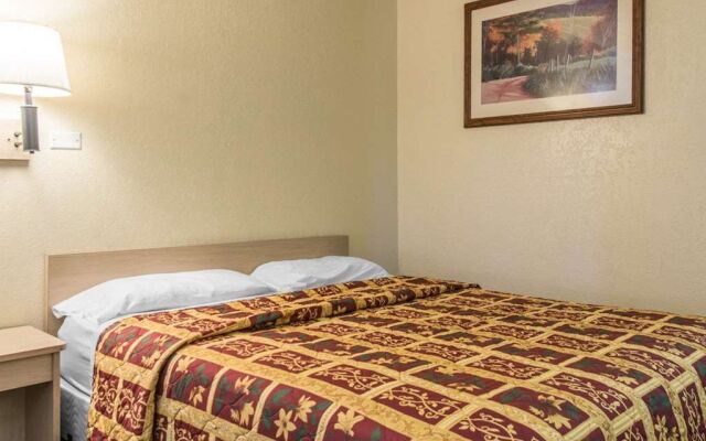 Rodeway Inn Pueblo