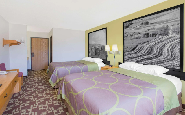 Super 8 by Wyndham Independence IA