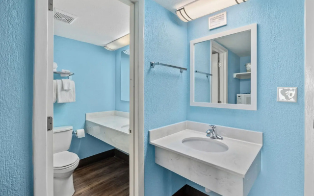 North Shore Oceanfront Resort Hotel with Waterpark