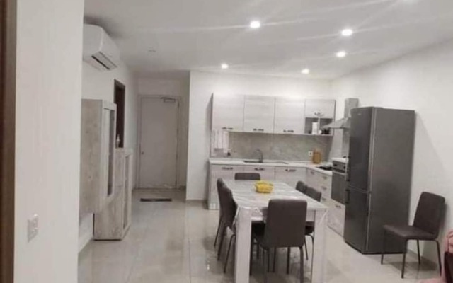 Beautiful 2 Bed Apartment in Għajnsielem