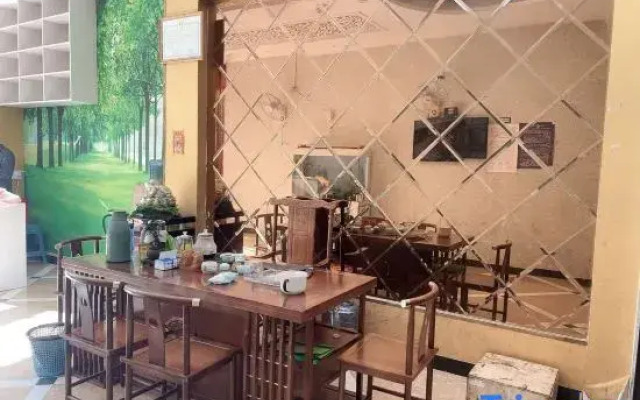 Xinye Junyue Business Hotel