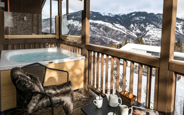 Yellowstone Lodge Chalet 1