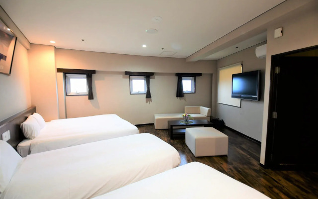 Rycom Crystal Hotel
