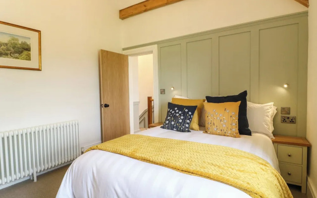 Upper Hurst Farmhouse