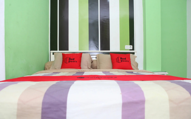 RedDoorz Plus @ Talaga Bodas