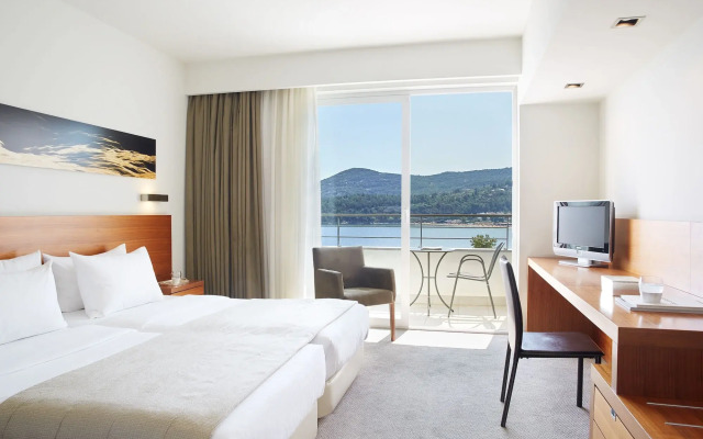 Lucy Hotel