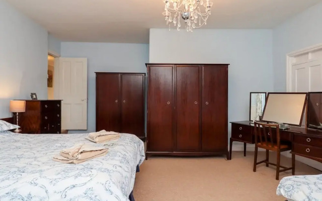 Twelve Oaks Farmhouse