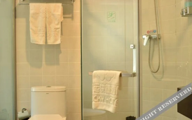 Beijing Lucky Hotel (Beijing Huilongguan Longze Subway)
