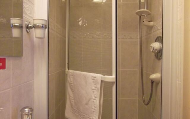 Holmlea Guest House