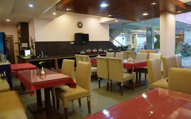 Hotel Rama Trident