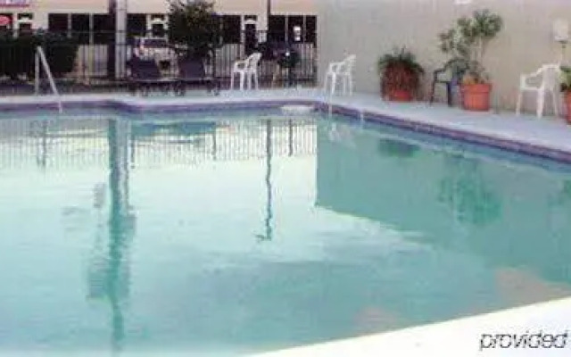 Houston Inn and Suites