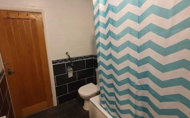 Detached 4-bed House in Leeds