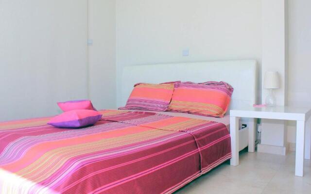 2b Seafront Boutique Apartment - Finikoudes Beach