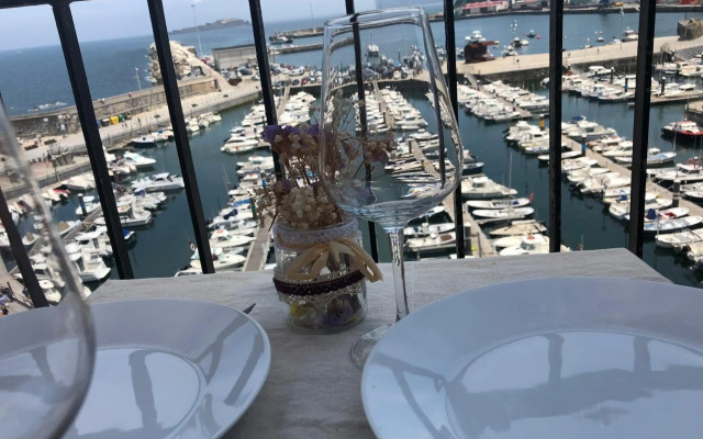 Torrontero con vistas al mar