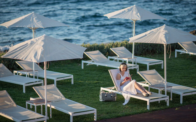 Kalamaki Mare Suites