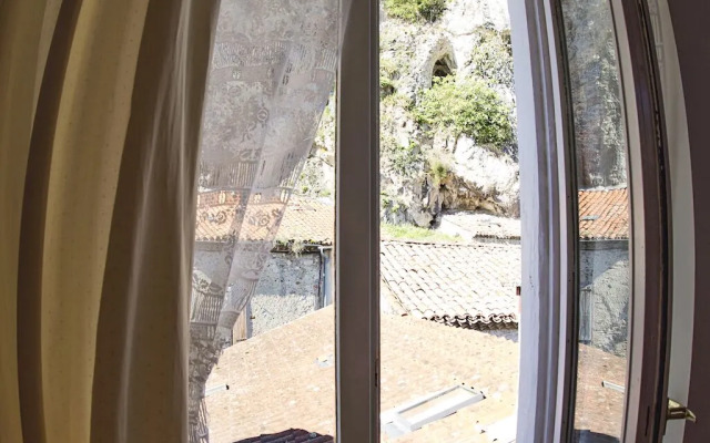 l'Arche des Chapeliers