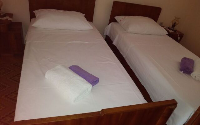 Rooms Brezak