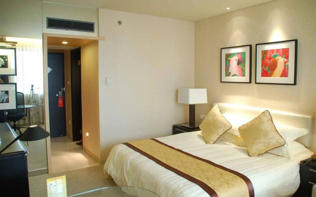 Radisson Red Shanghai Wujiaochang Hotel