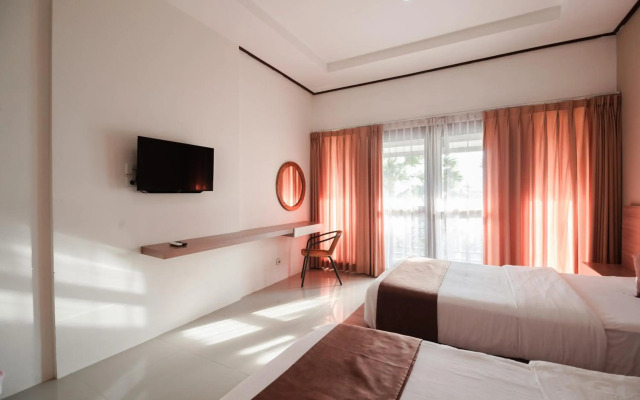 Surya Kencana Seaside Hotel