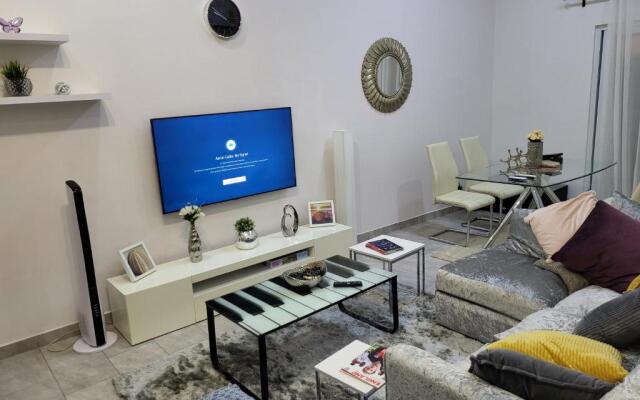 Accra Cozy Retreat With 2 Bedrooms