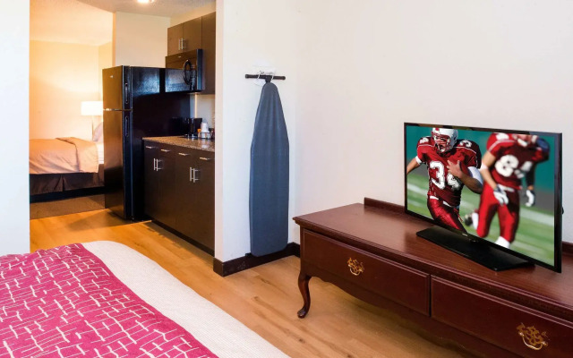 Red Roof Inn & Suites Omaha - Council Bluffs