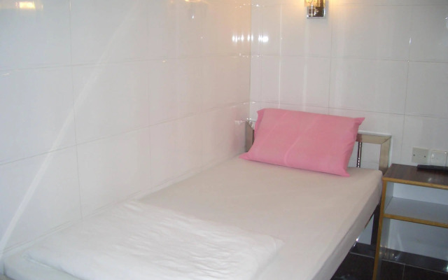 Maple Leaf Guest House