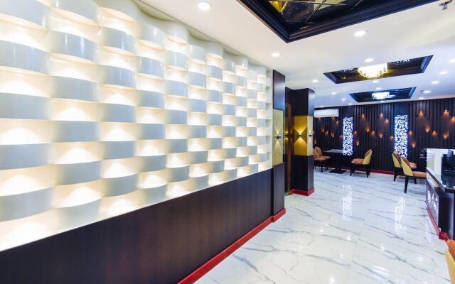 Collection O 45521 Hotel Rayna Inn