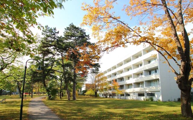 College Garden Hotel