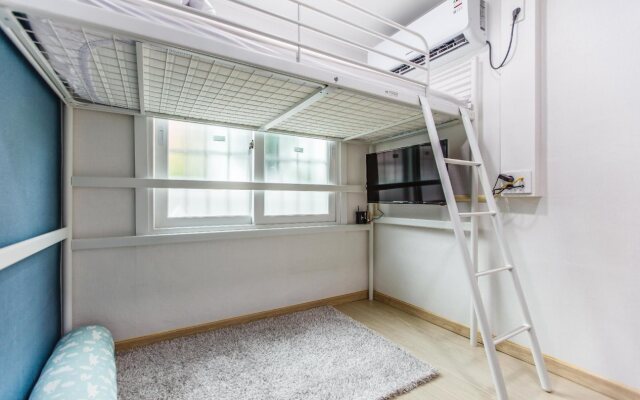 Single Story Capsule Hotel