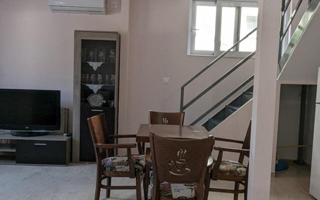 Achilleas Rentals in Kamena Vourla