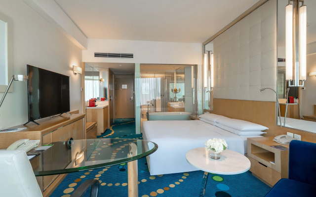 Renaissance Shanghai Yu Garden Hotel on the Bund