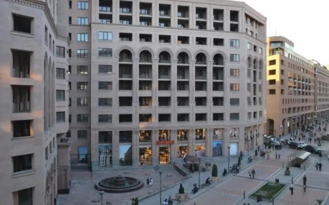 Northern Avenue Apartment