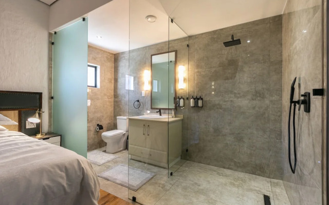 Bali and Eva Midlands