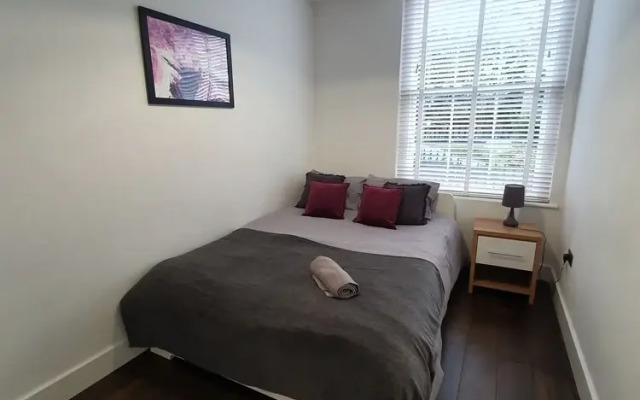 Modern Spacious Executive Apartment