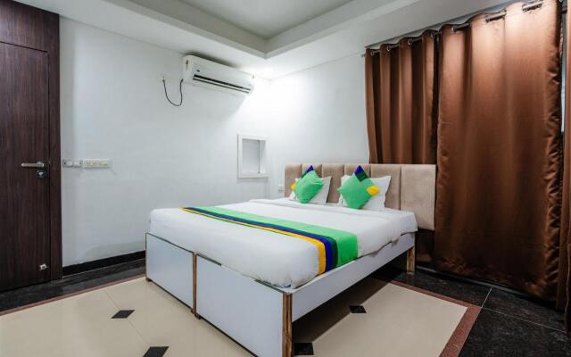 Treebo Silver Apartment