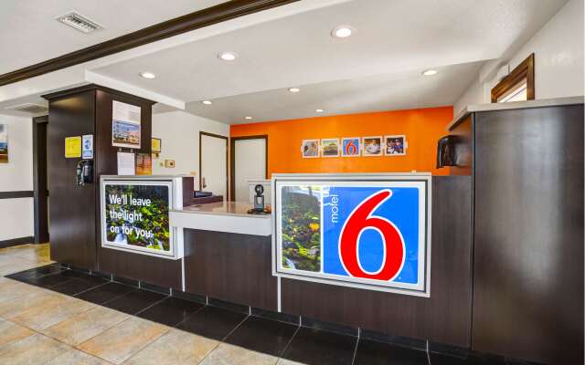 Motel 6 Lodi, CA